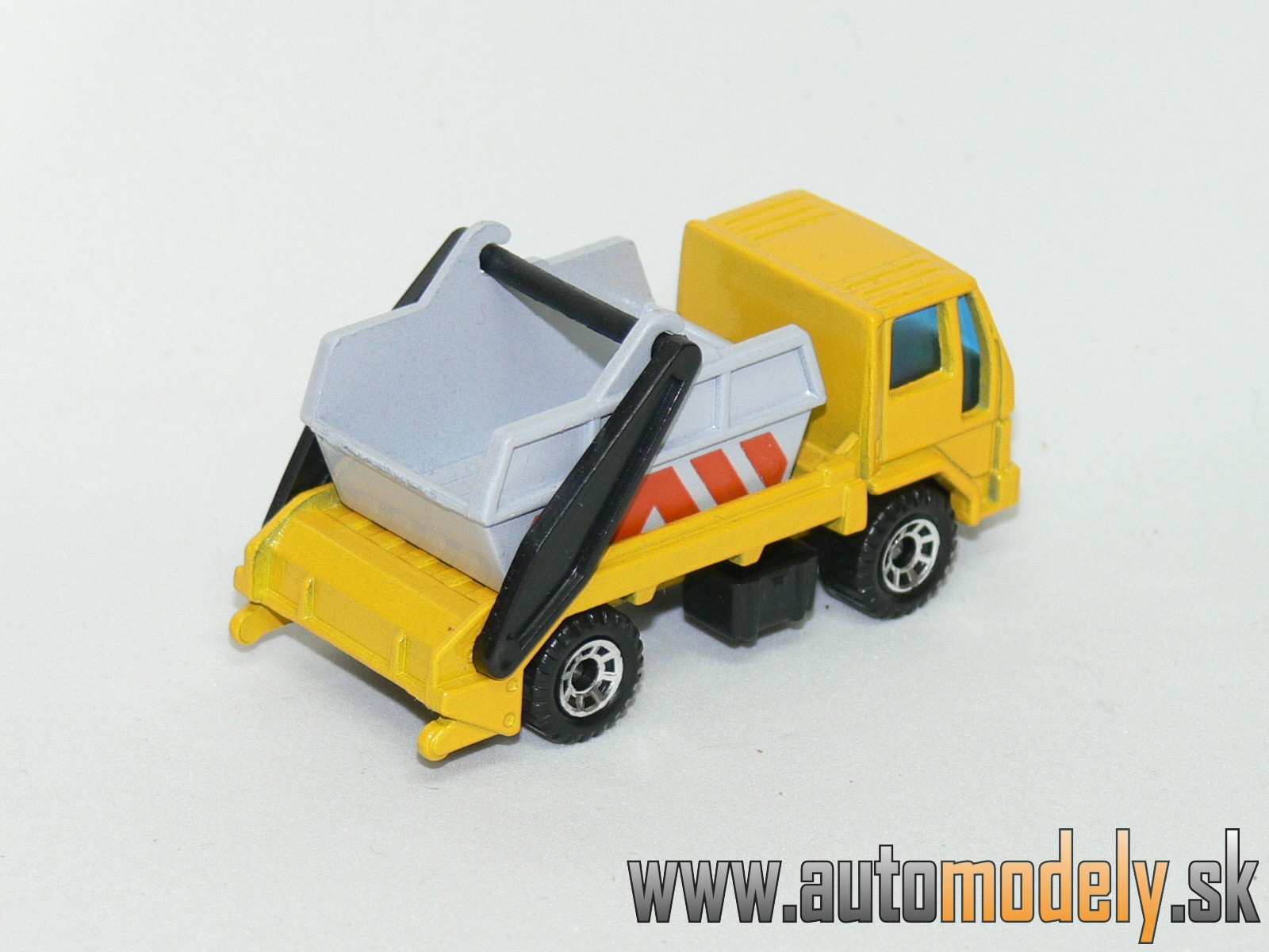 Matchbox - Ford Cargo Skip Truck - 1:74