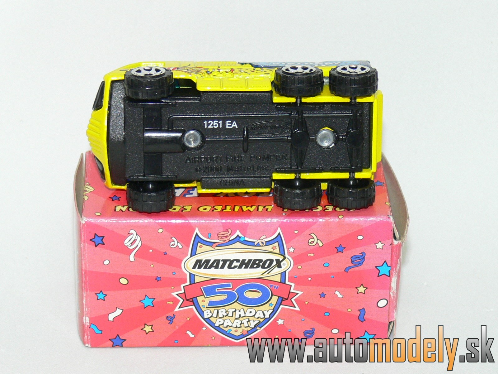 Matchbox - Airport Fire Pumper - Pre-Toy Fair 2002