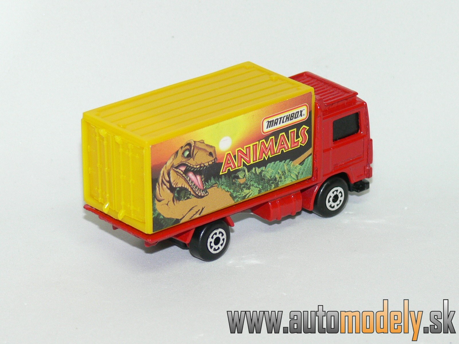 Matchbox - Volvo Truck ANIMALS - 1:80