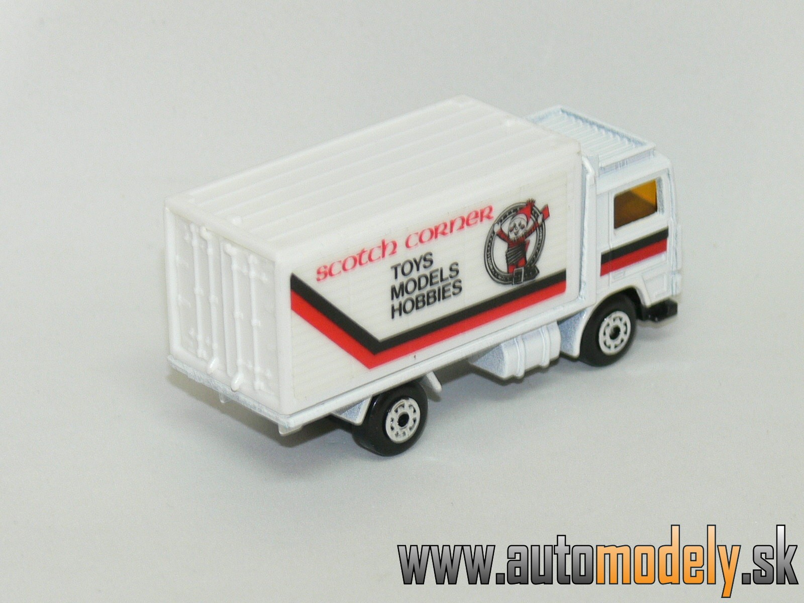 Matchbox - Volvo Truck - Scotch Corner Toys Models Hobbies - 1:80