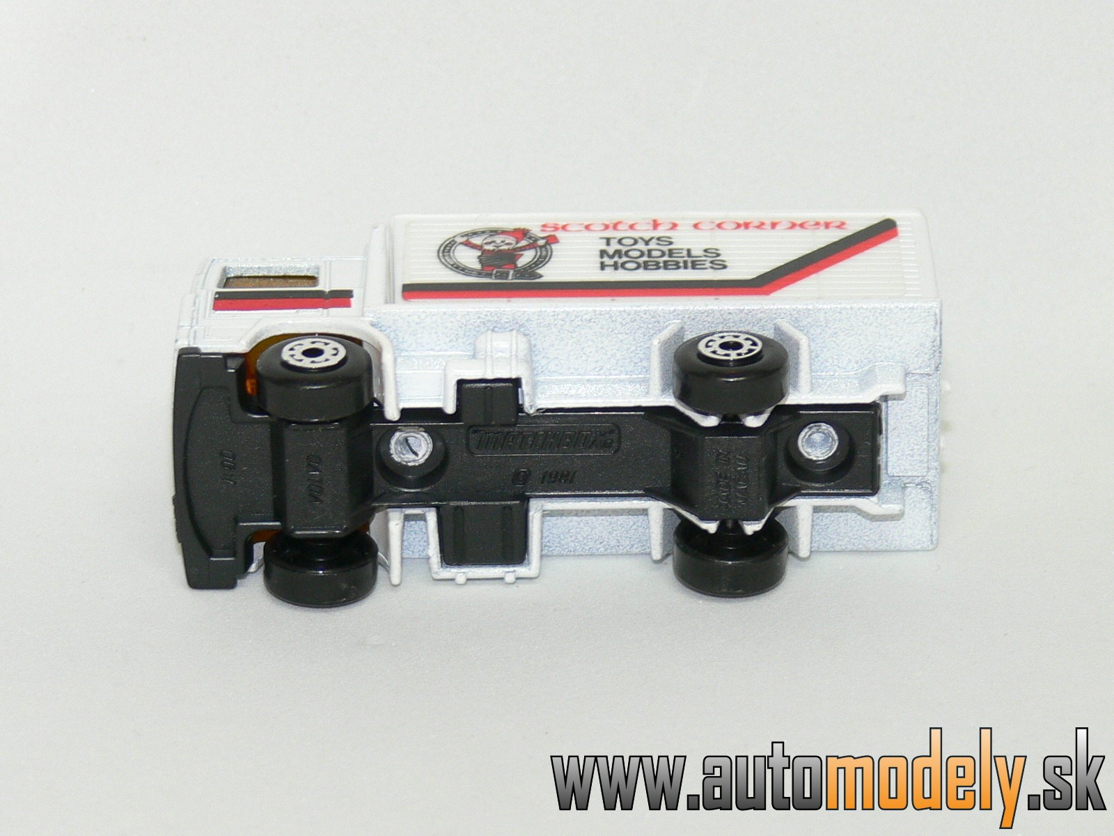 Matchbox - Volvo Truck - Scotch Corner Toys Models Hobbies - 1:80