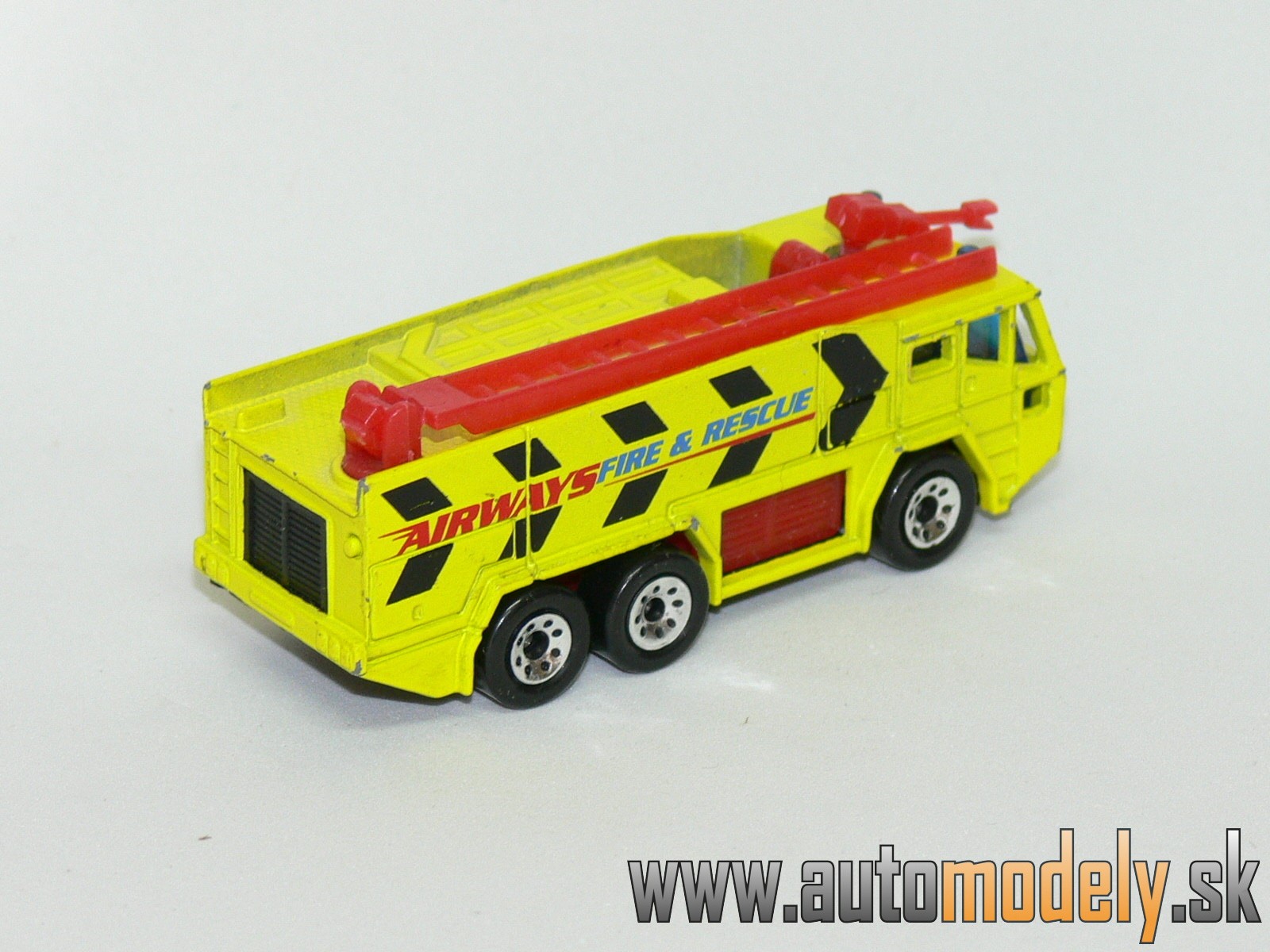 Matchbox - Airport Fire Truck - Airways Fire & Rescue