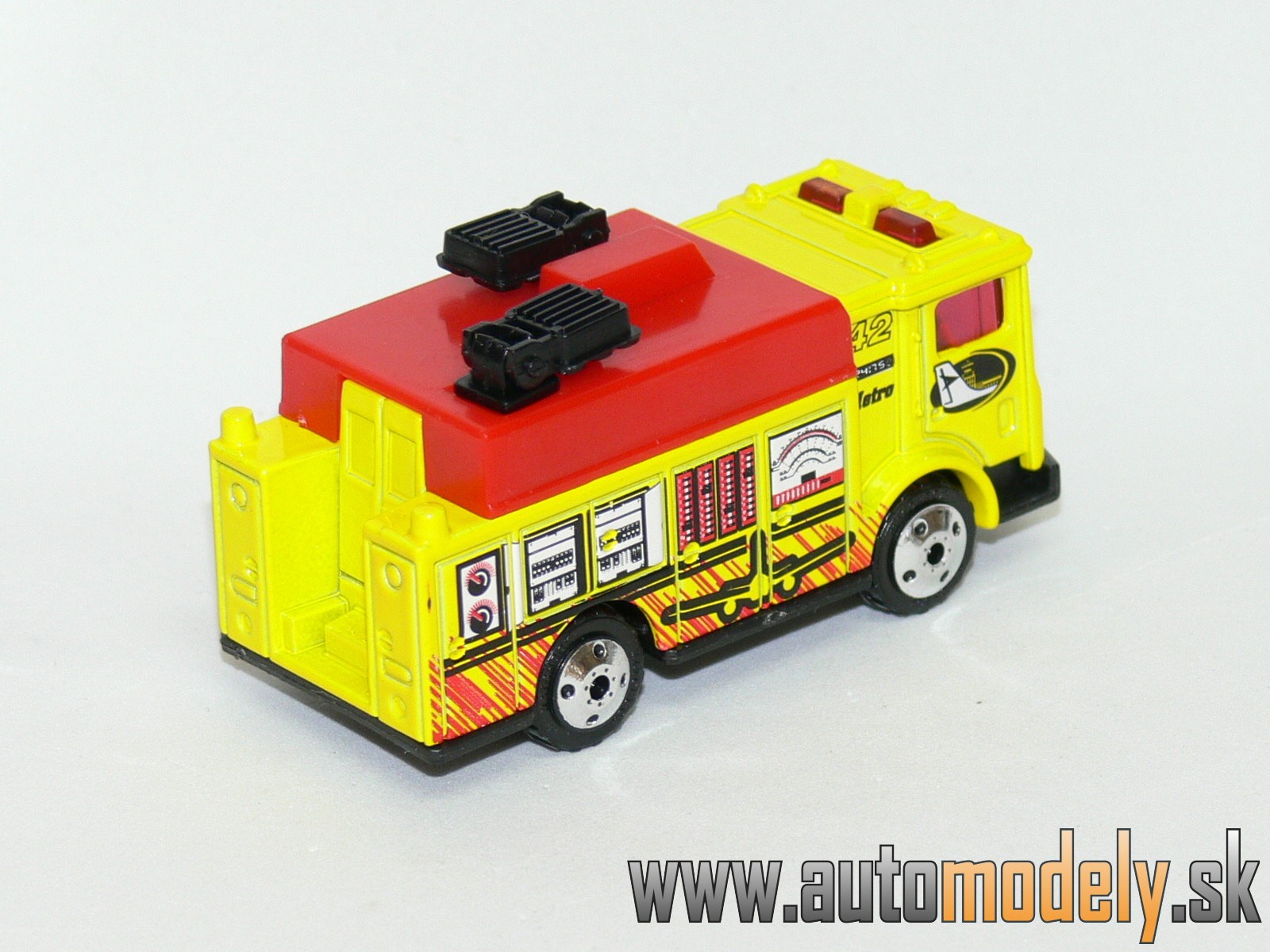 Matchbox - Mack Auxiliary Power Truck - 1:64