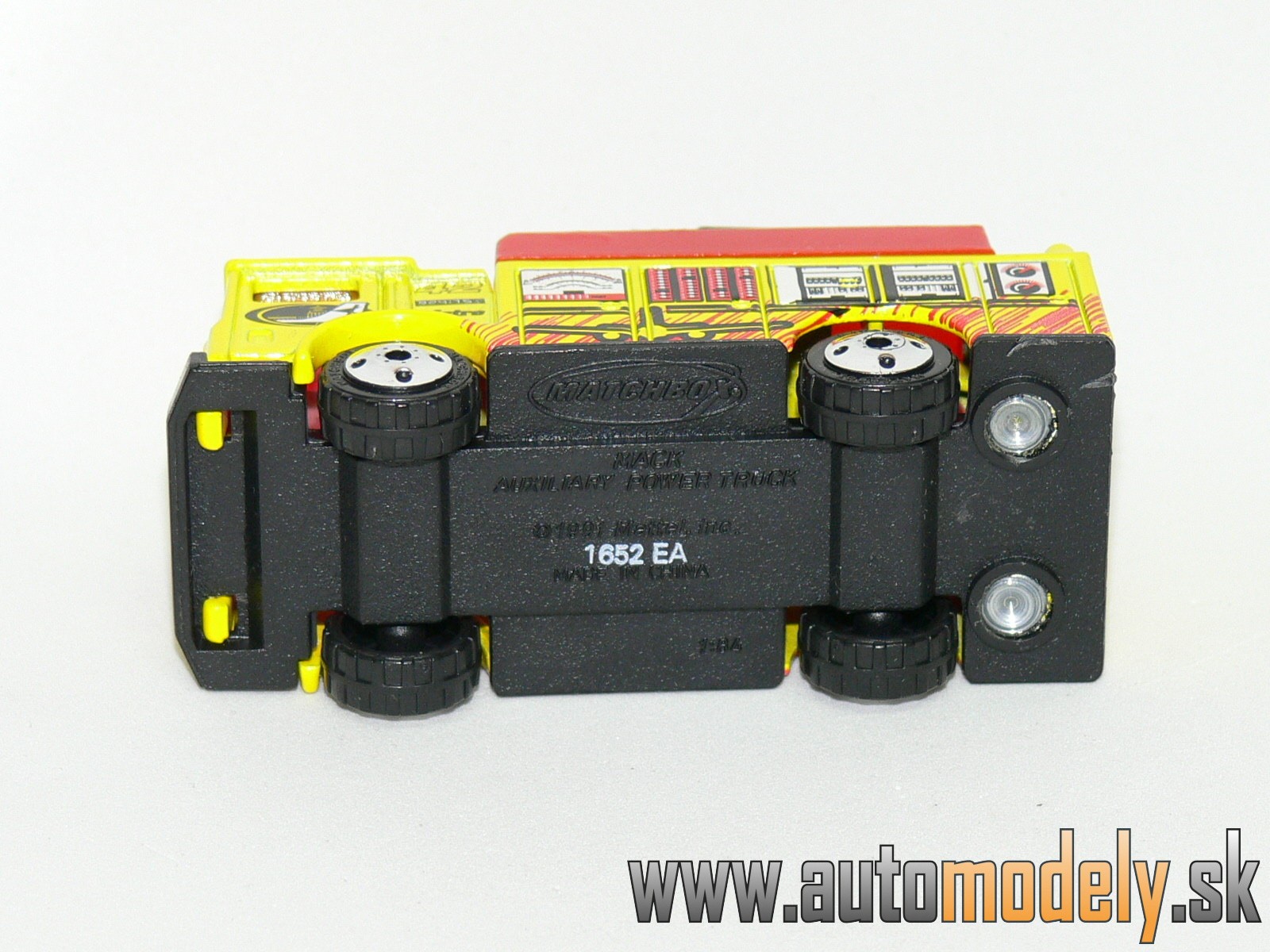 Matchbox - Mack Auxiliary Power Truck - 1:64