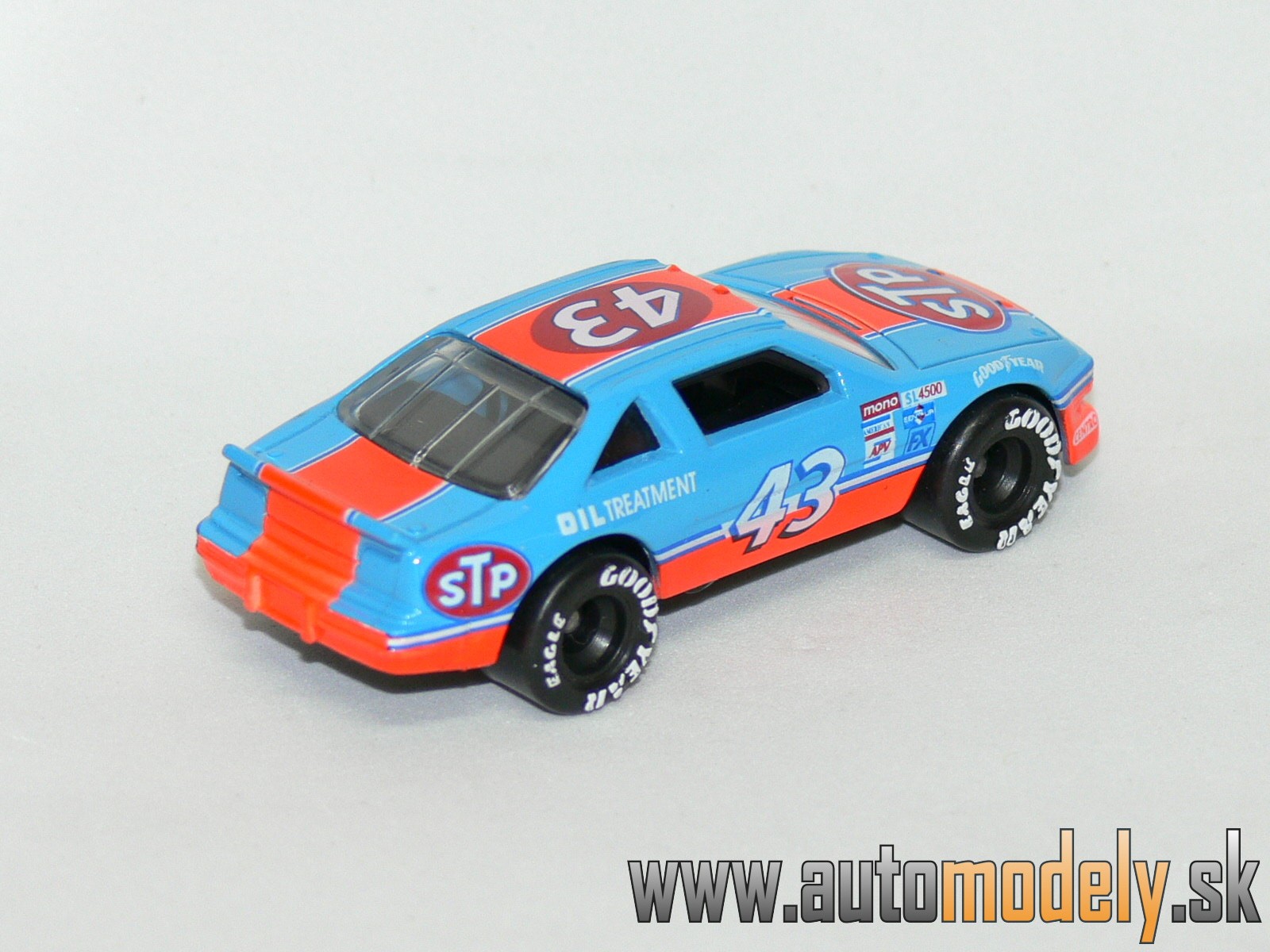 Matchbox - Pontiac Grand Prix No.43 STP - 1:66
