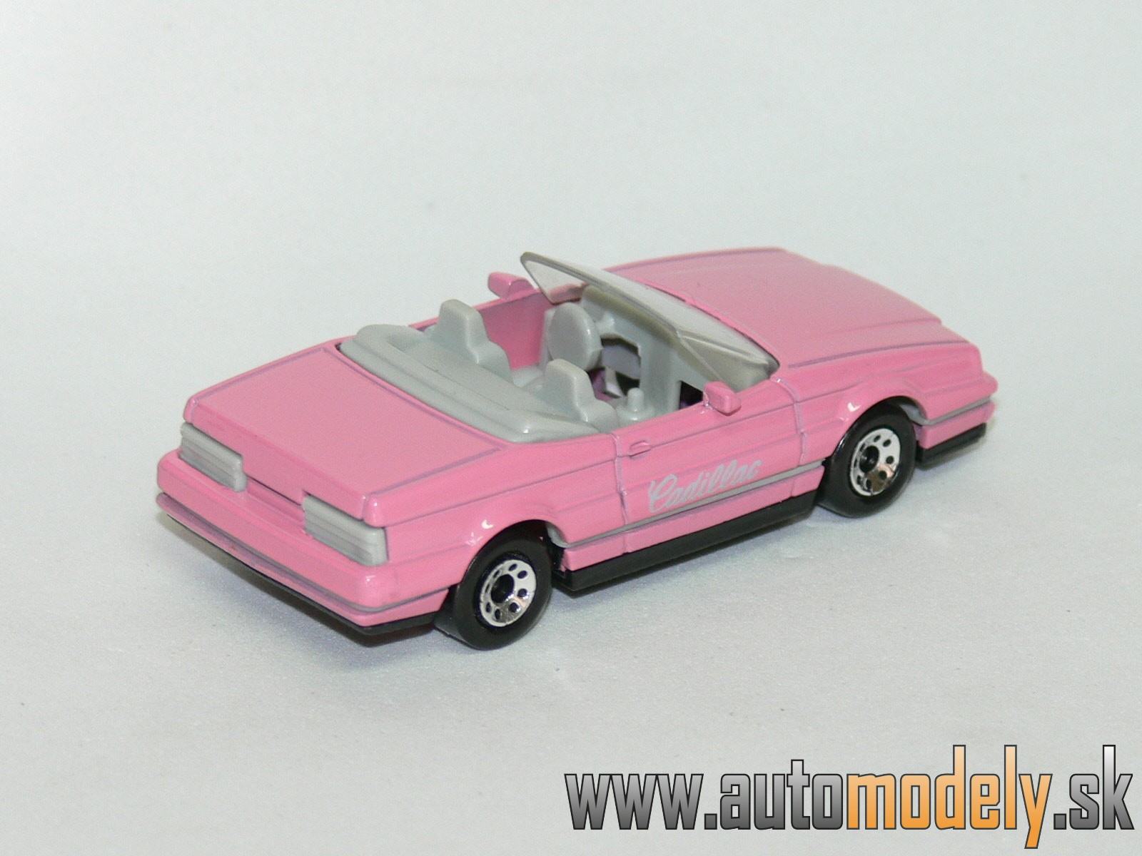 Matchbox - Cadillac Allante Convertible Pink - 1:60