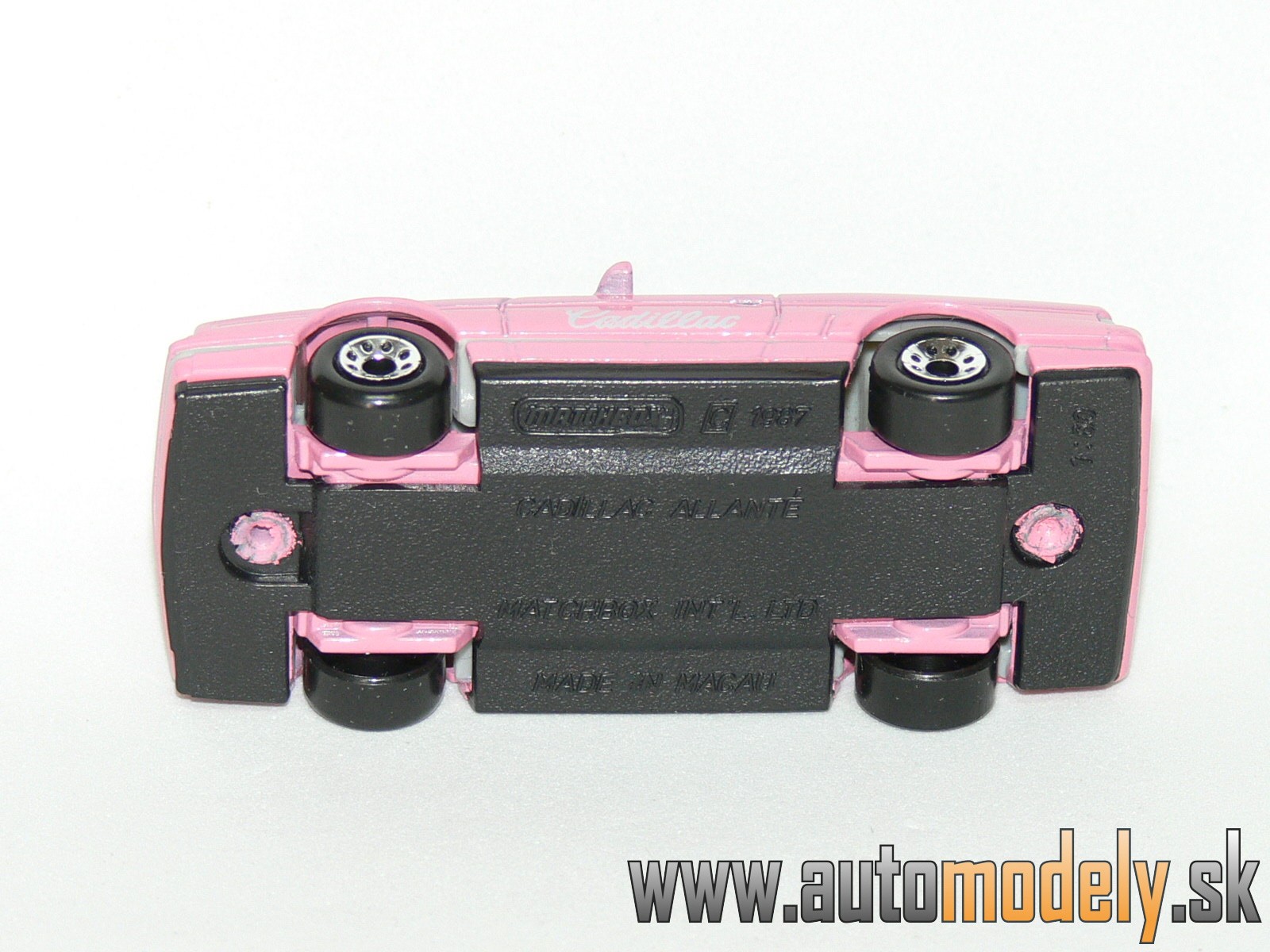 Matchbox - Cadillac Allante Convertible Pink - 1:60