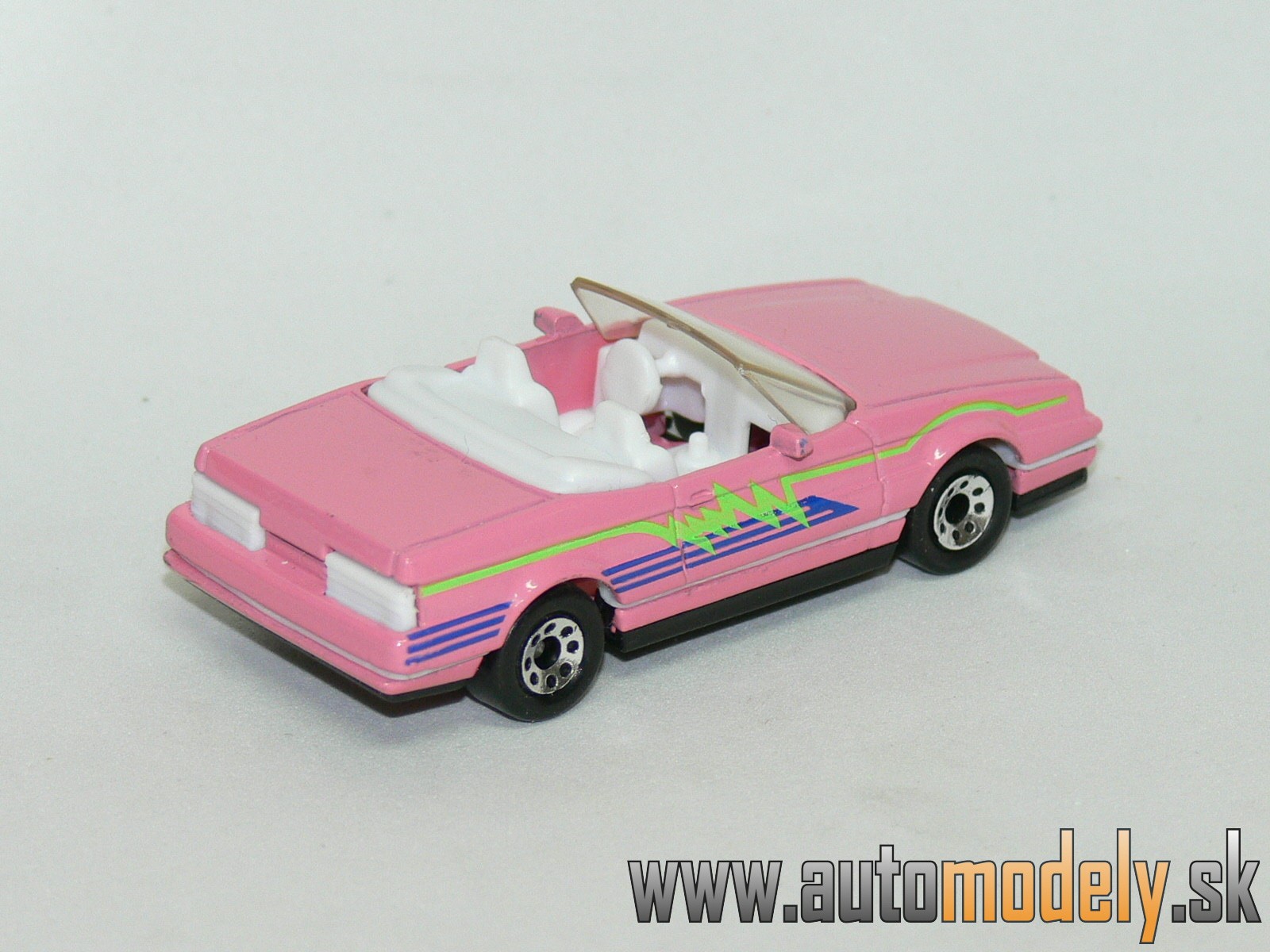 Matchbox - Cadillac Allante Convertible Pink - 1:60