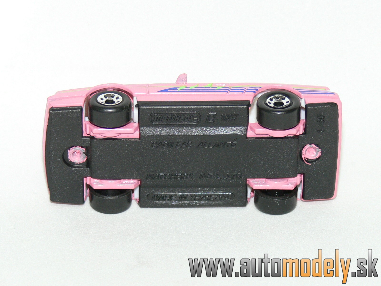 Matchbox - Cadillac Allante Convertible Pink - 1:60