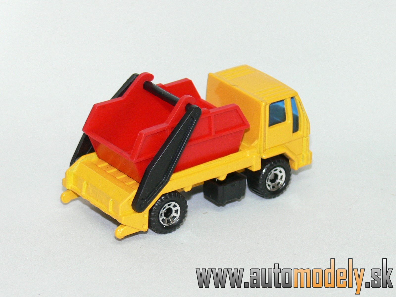 Matchbox - Ford Cargo Skip Truck - 1:74
