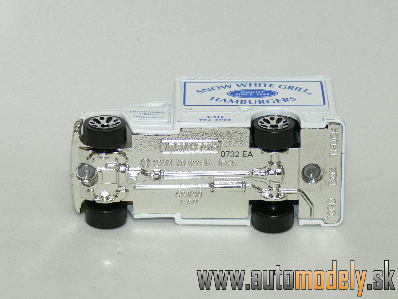 Matchbox - Ford Box Truck - Show White Grill Hamburgers - 1:80