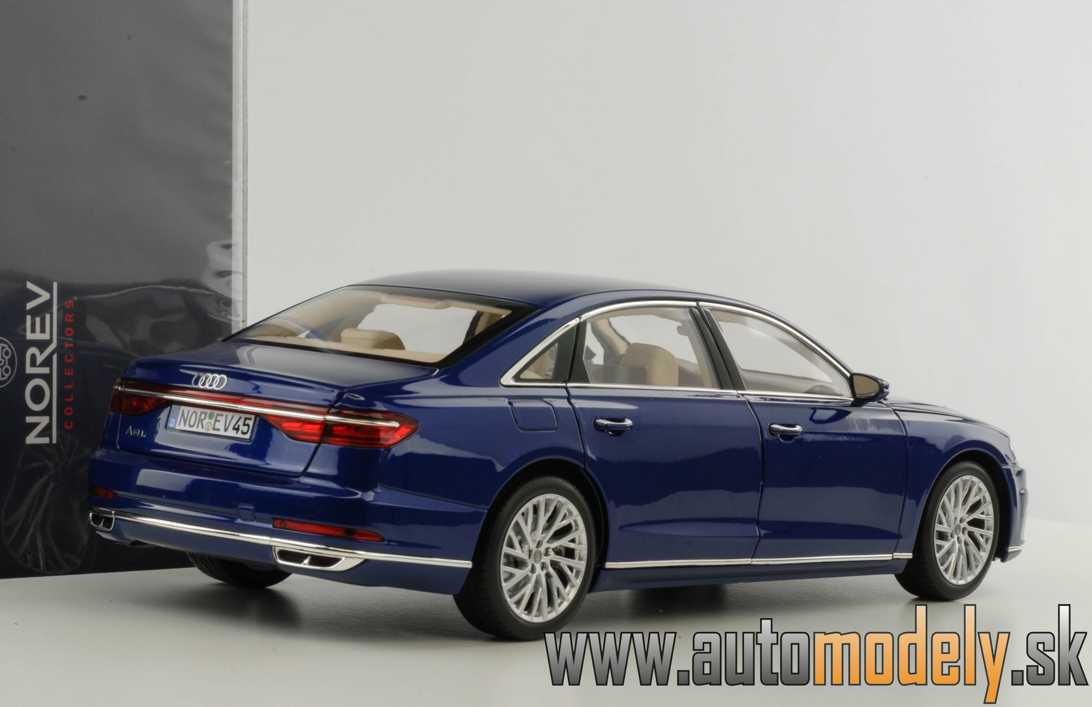 Norev - Audi A8 L 2017 ( Blue ) - 1:18