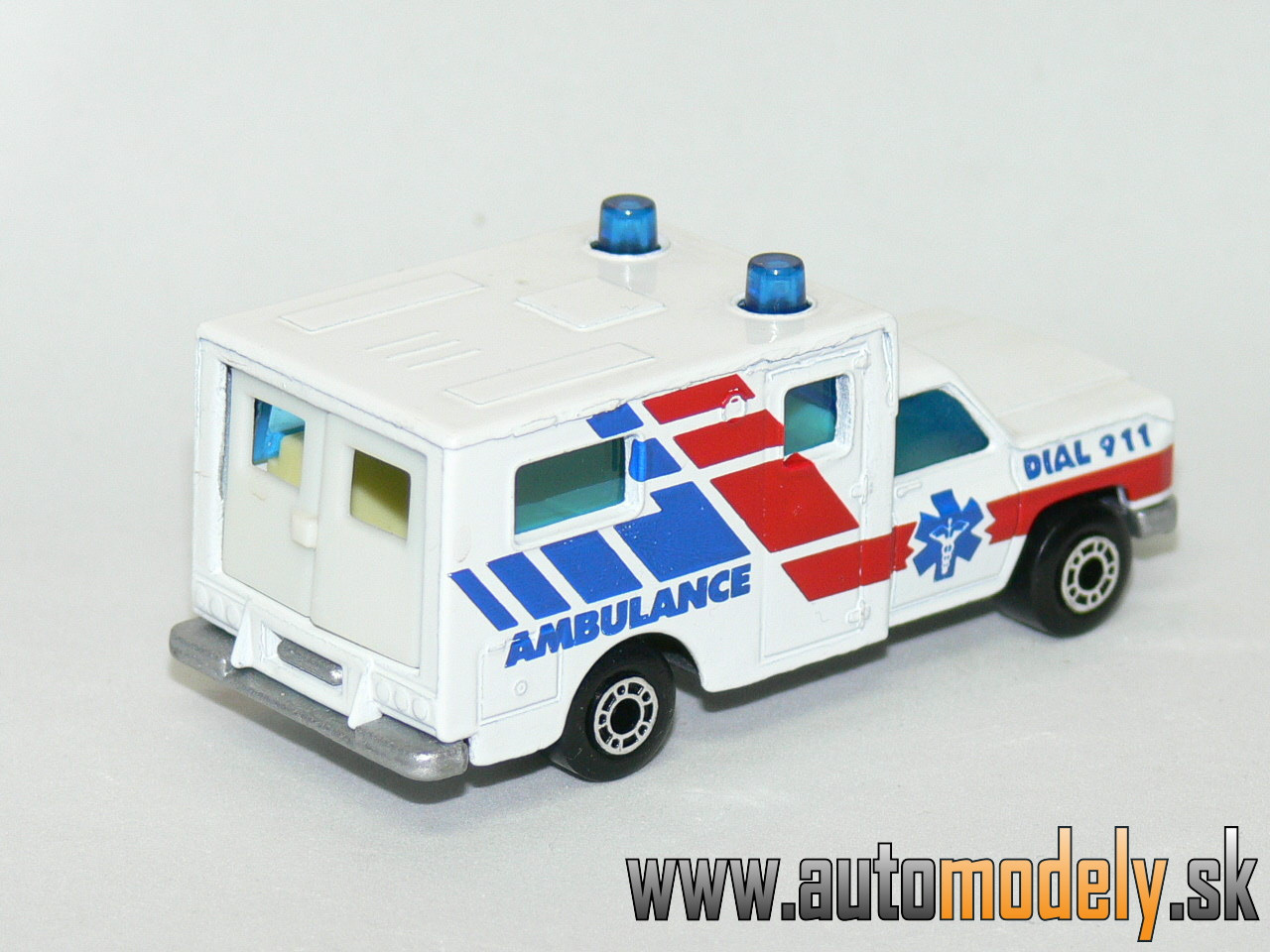 Matchbox - Ambulance Dial 911
