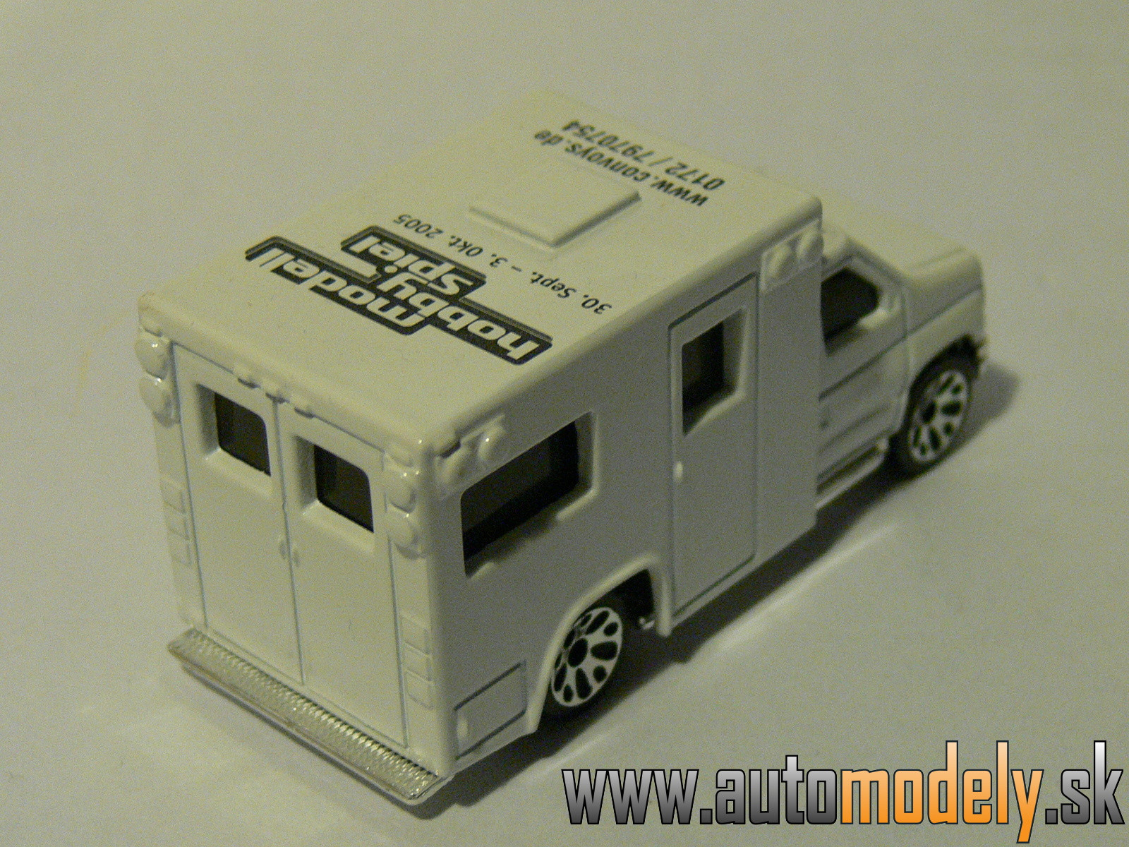 Matchbox - Ambulance - Modell Hobby Spiel 2005 - 1:80