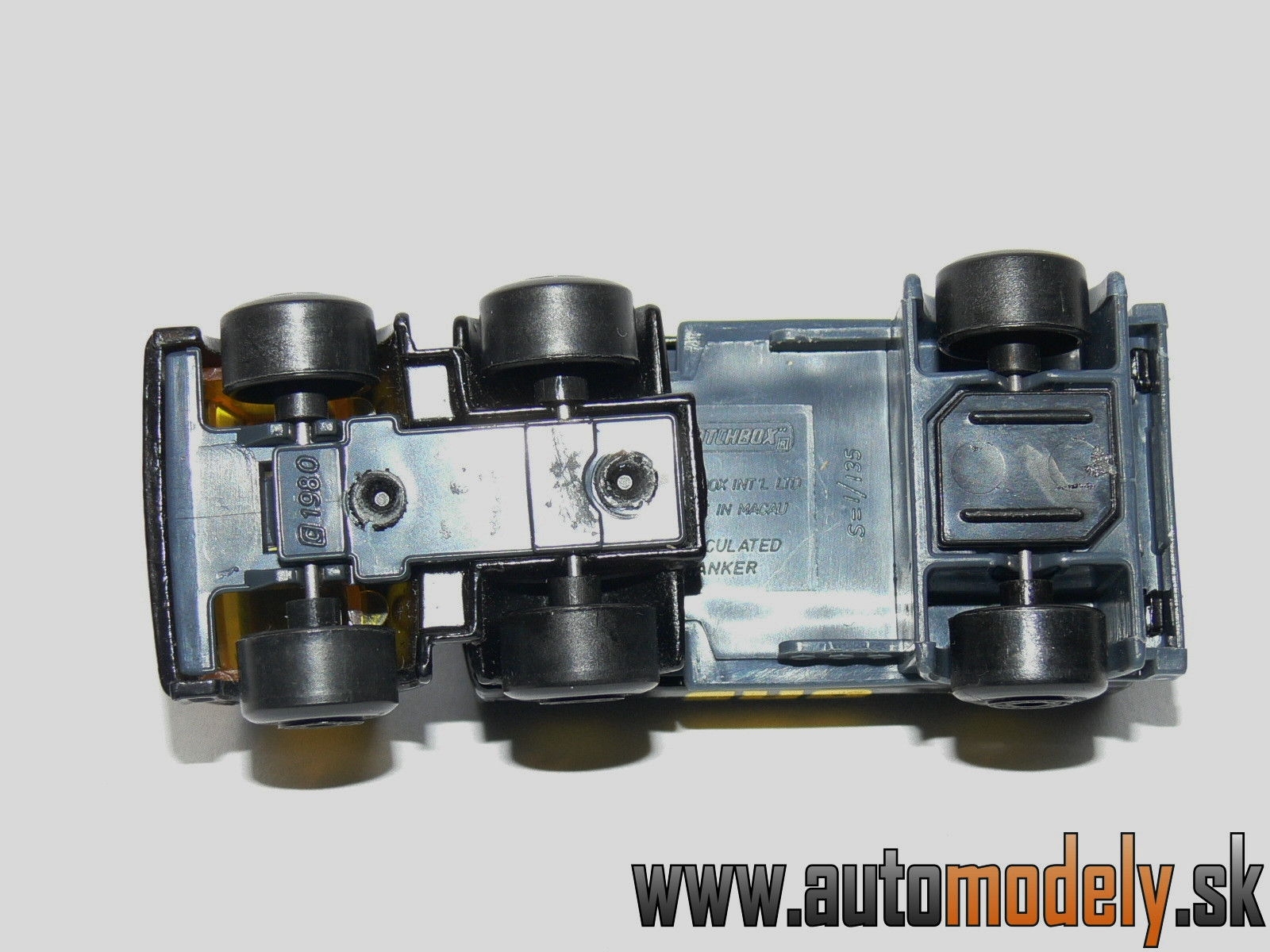 Matchbox - Articulated Tanker