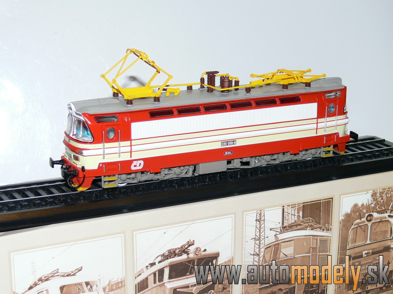 Atlas - Elektrická Lokomotíva Rada 230 059-8 (1966) Laminátka - HO 1:87 - (maketa)