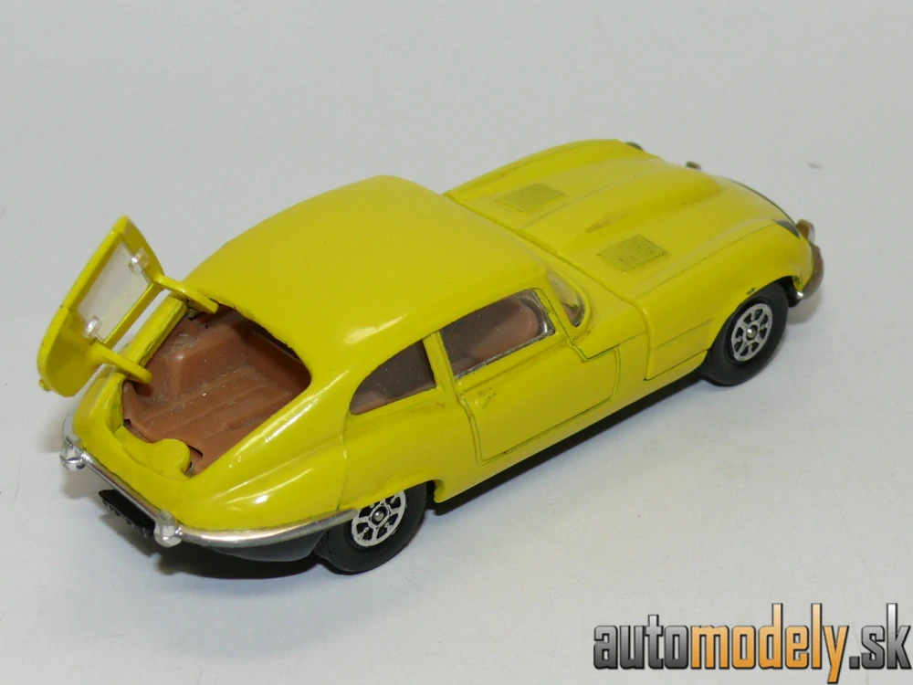 Corgi Toys Whizzwheels - V12 Jaguar E Type 2+2