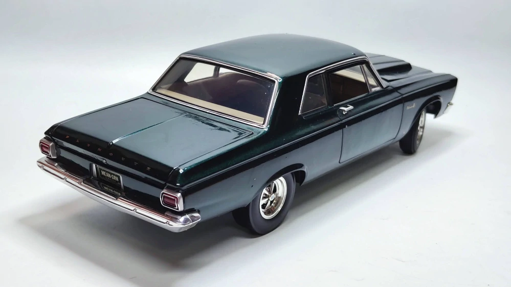 Highway 61 Collectibles - 1965 Plymouth Belvedere - 1:18