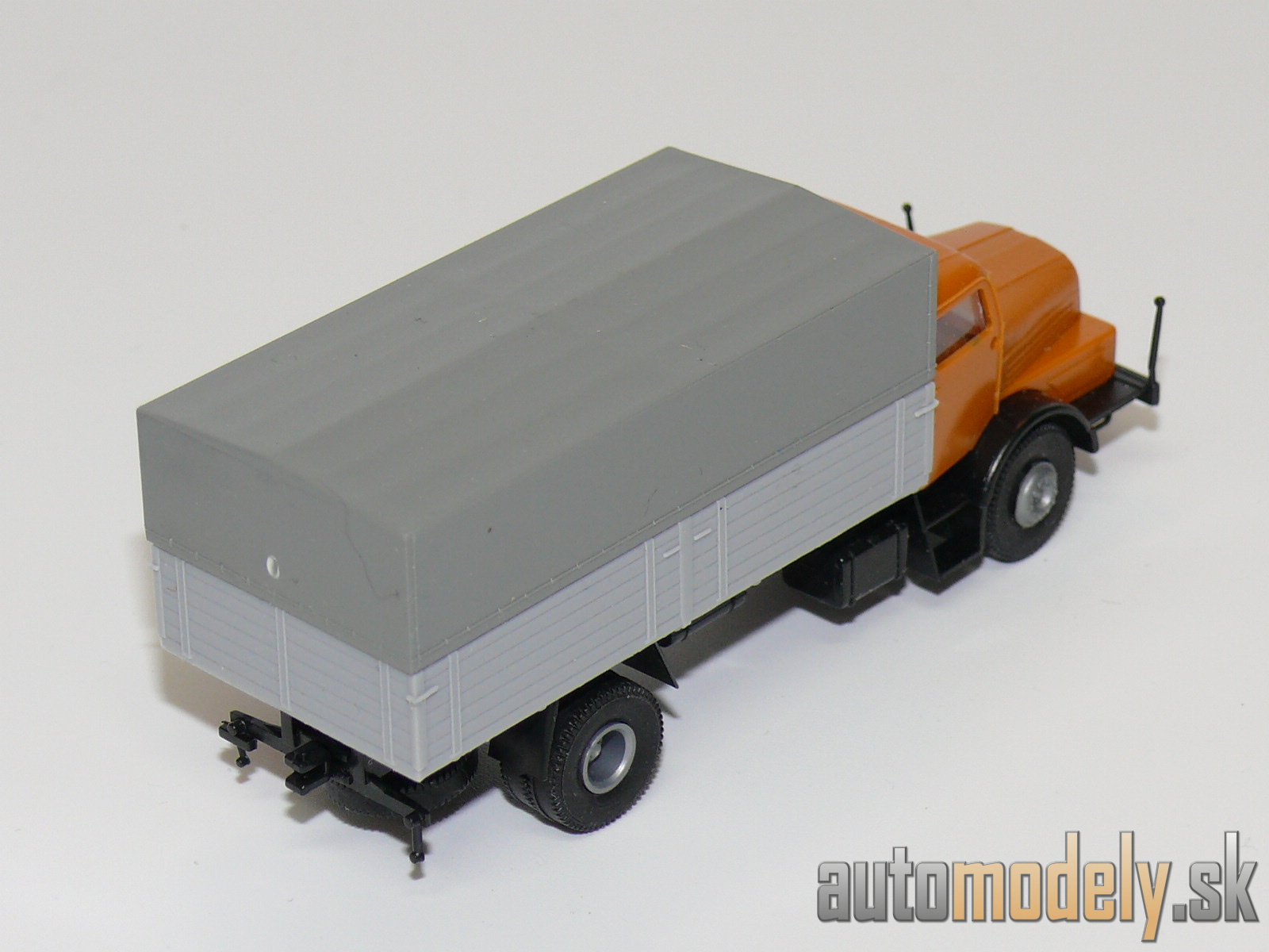 Brekina - IFA H6 valník s plachtou - 1:87