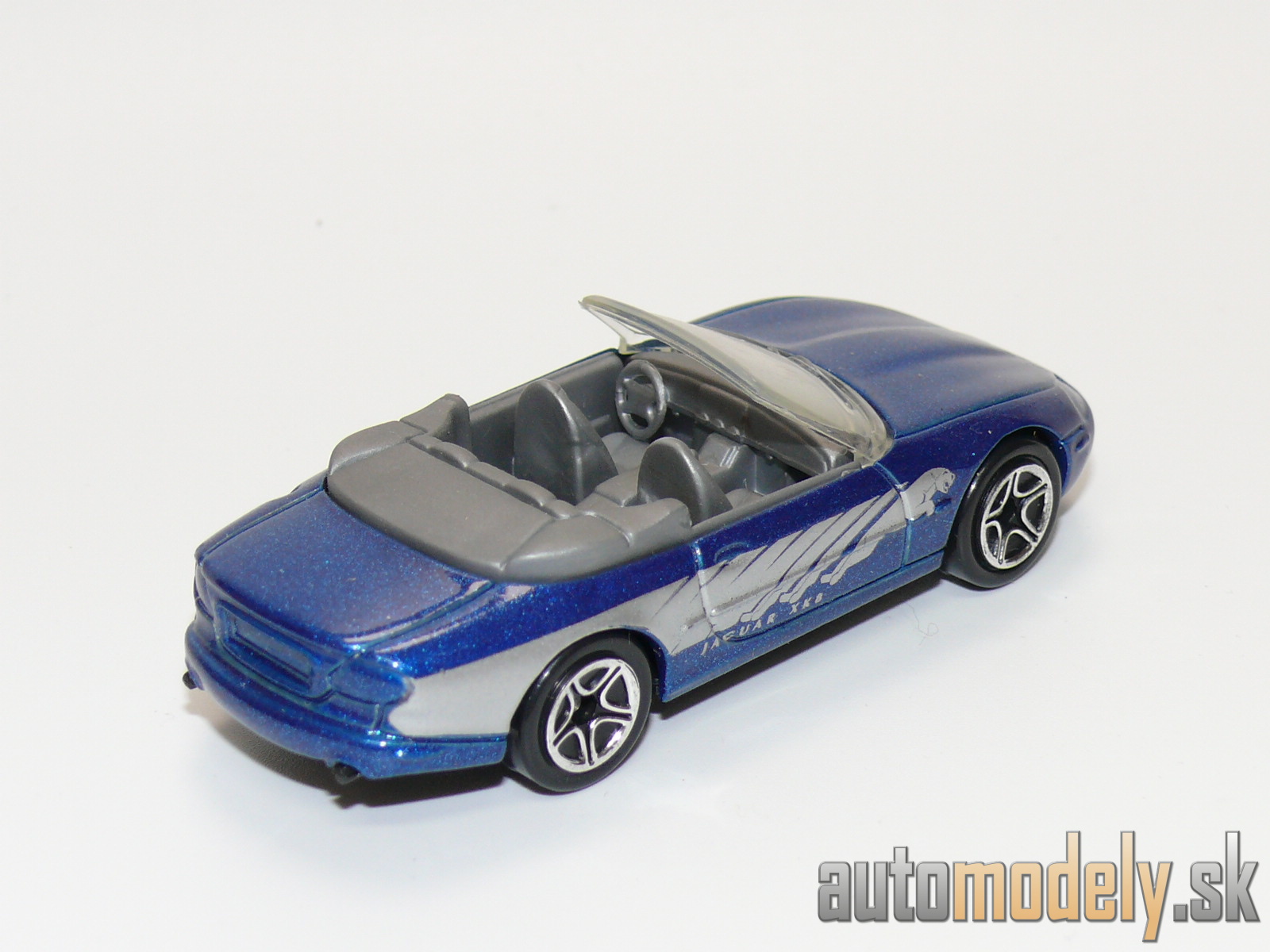 Matchbox - Jaguar XK8 - 1:62