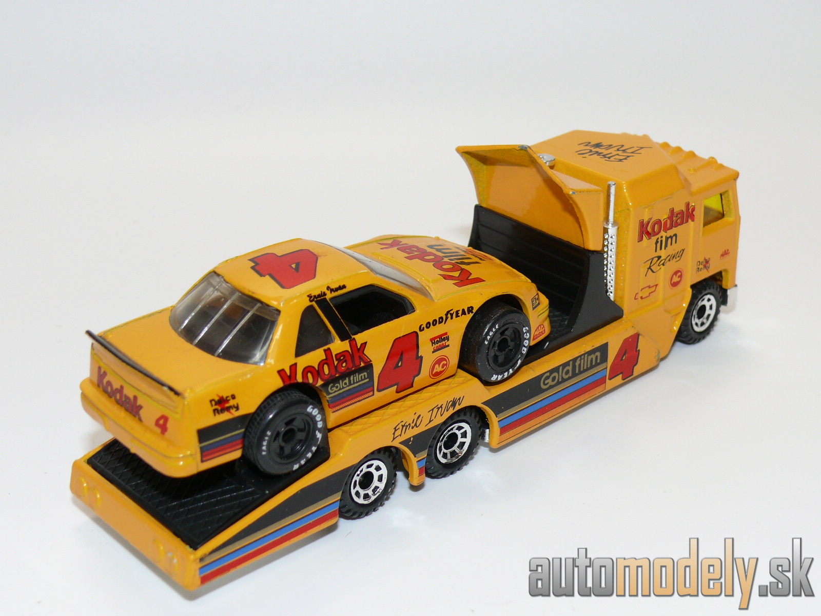 Matchbox - Kenworth Cabover Racing Transporter + Chevrolet Lumina