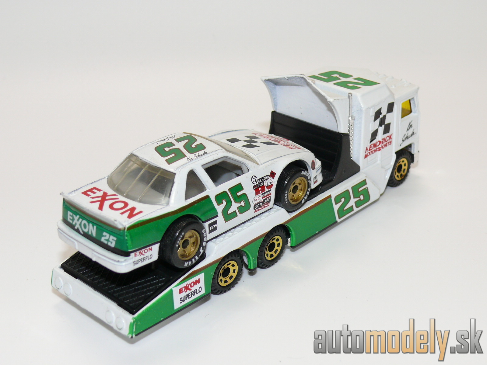 Matchbox - Kenworth Cabover Racing Transporter + Chevrolet Lumina