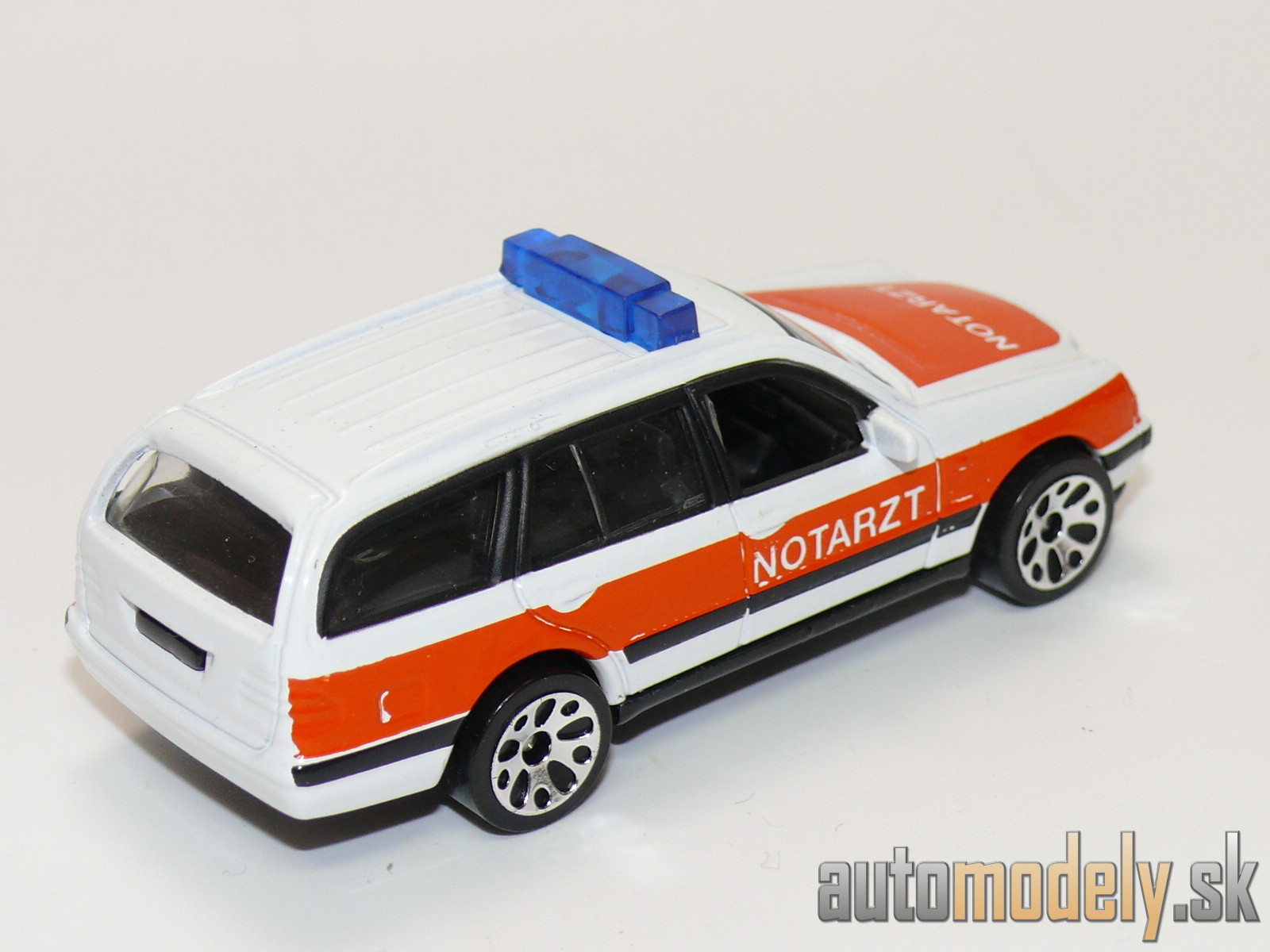 Matchbox - Mercedes-Benz E430 Wagon - 1:62