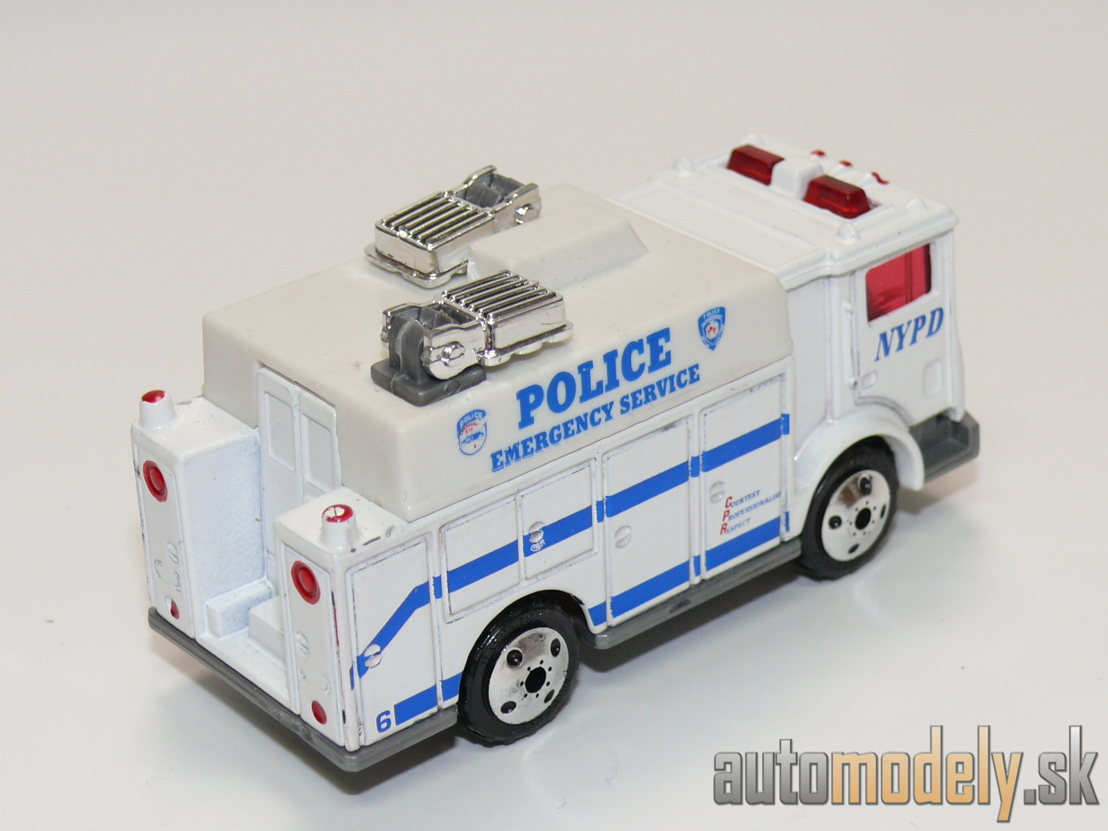 Matchbox - Mack Auxiliary Power Truck - 1:84