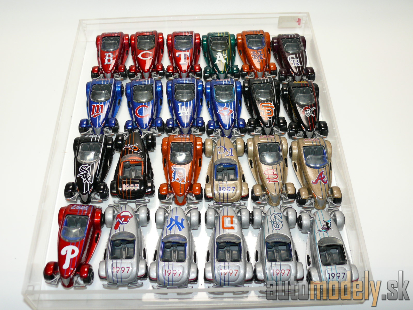 Matchbox - Plymouth Prowler Concept Vehicle - 1:56 (sada 24ks)