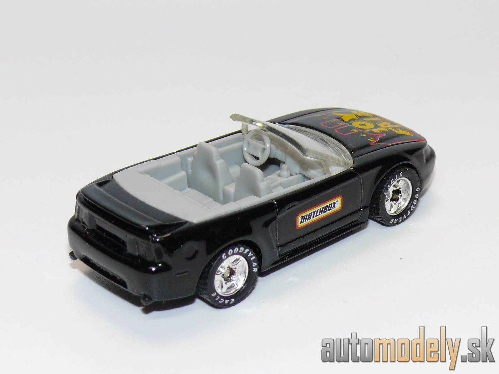 Matchbox - '99 Mustang - 1:61