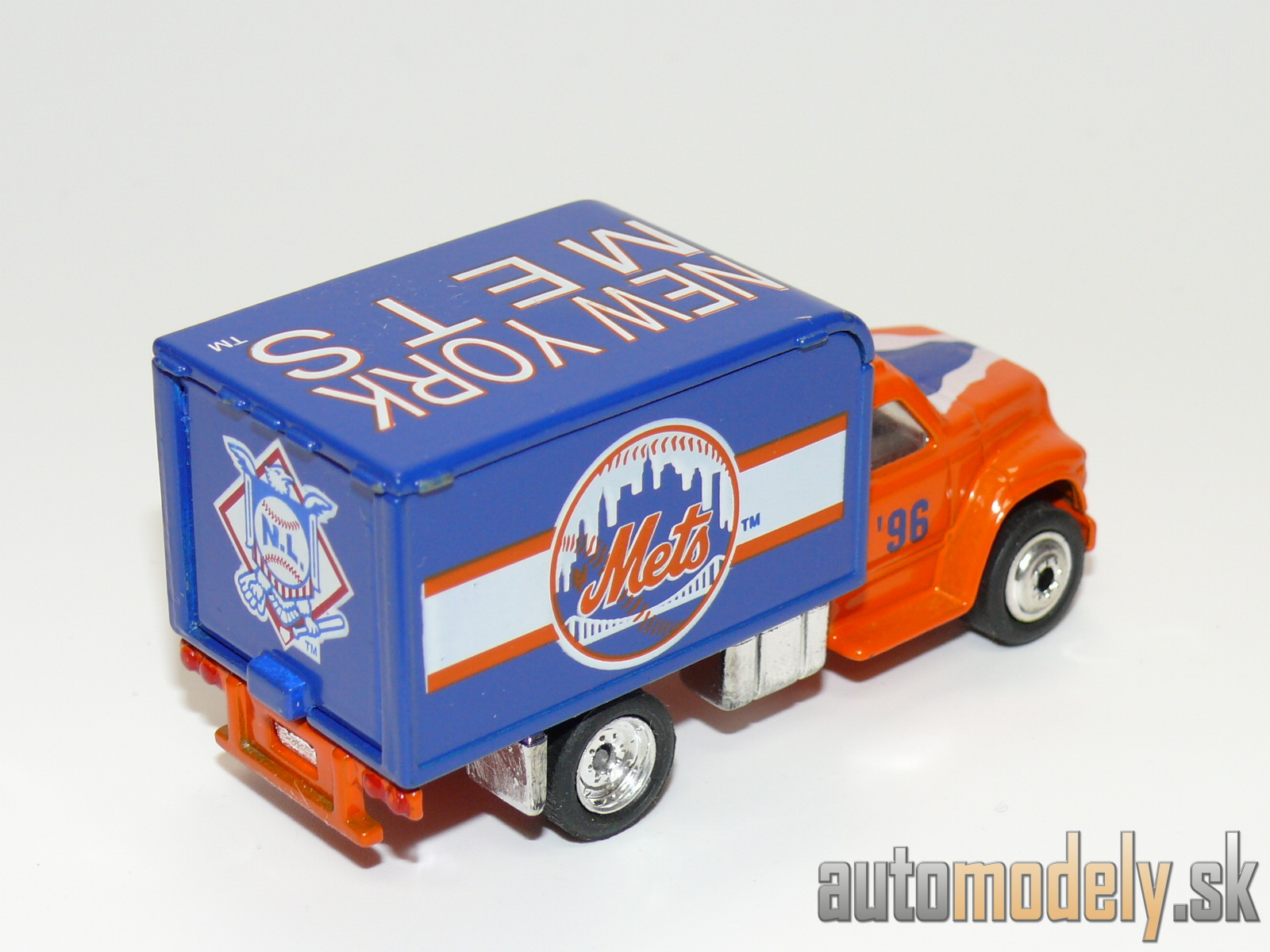 Matchbox - Ford F800 Delivery Van - 1:70