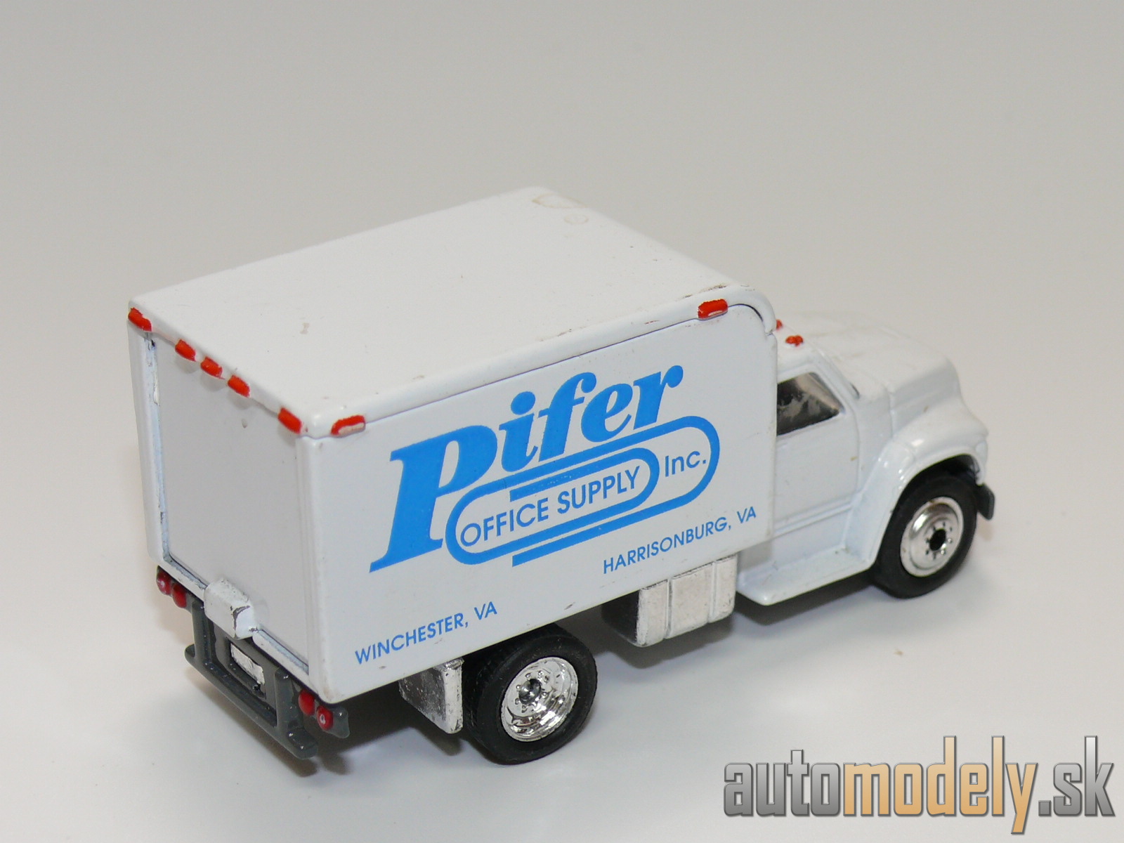 Matchbox - Ford F800 Delivery Van - 1:70