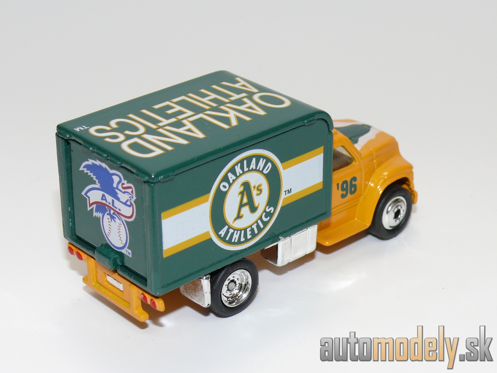 Matchbox - Ford F800 Delivery Van - 1:70