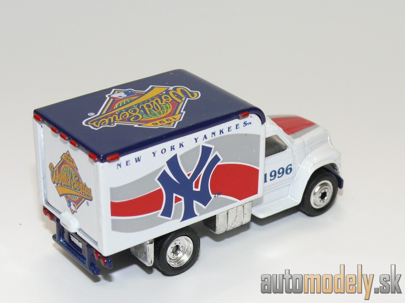 Matchbox - Ford F800 Delivery Van - 1:70