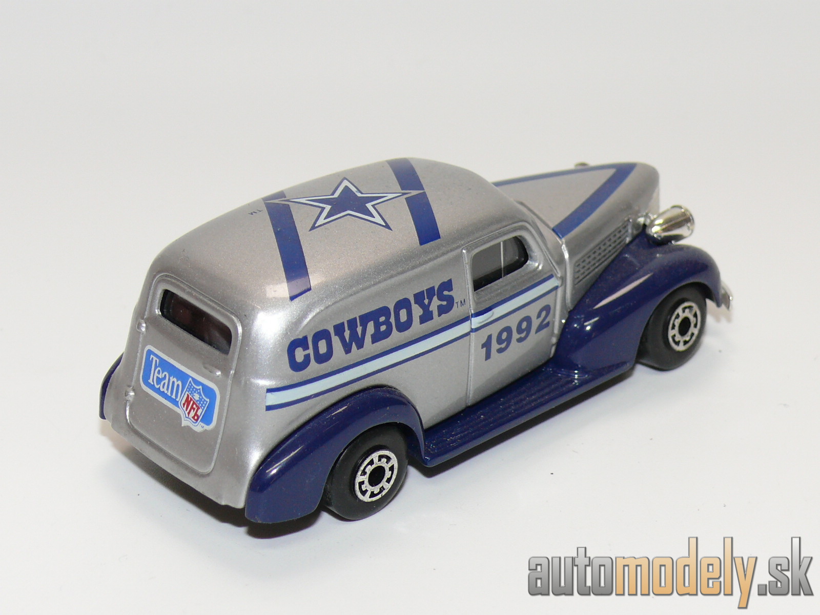 Matchbox - '39 Chevy Sedan Delivery "Cowboys 1992 Team NFL" - 1:57