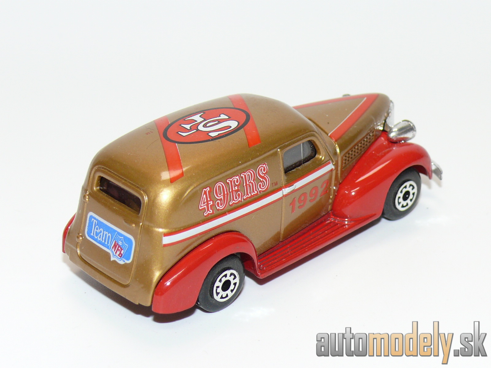 Matchbox - '39 Chevy Sedan Delivery "49ers 1992 Team NFL" - 1:57