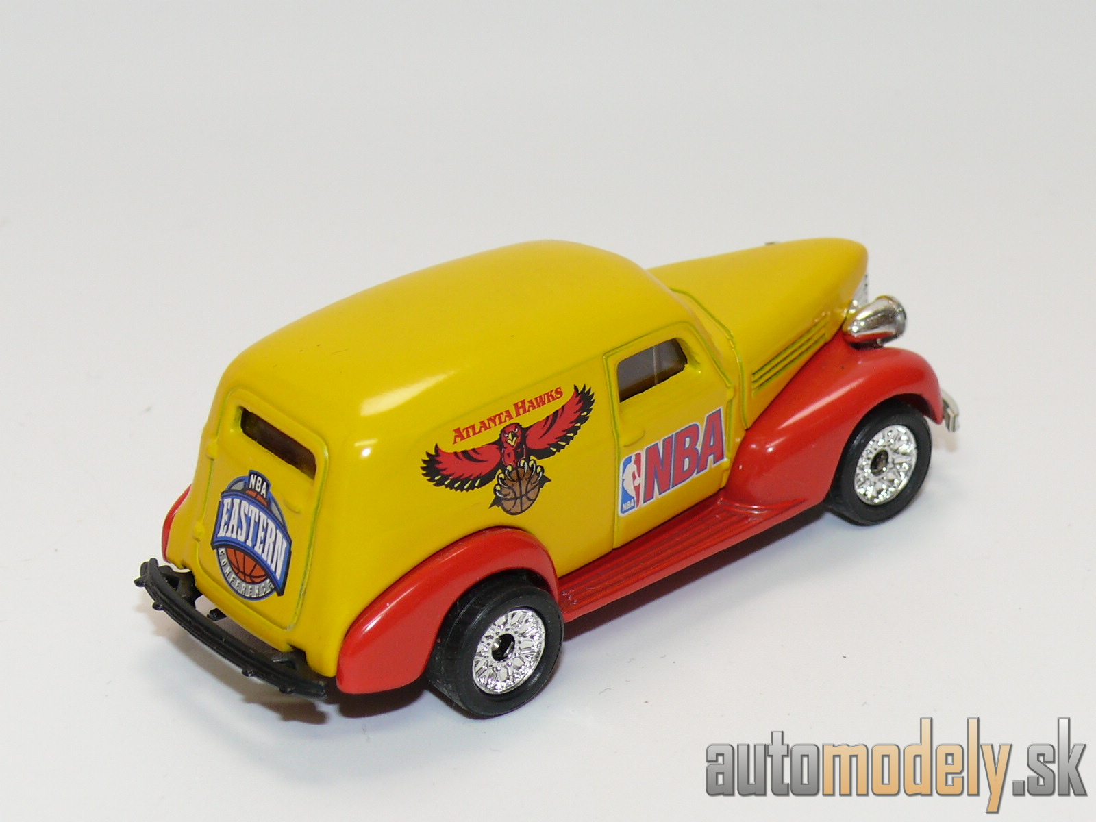 Matchbox - '39 Chevy Sedan Delivery "Atlanta Hawks Western Conference NBA" - 1:63