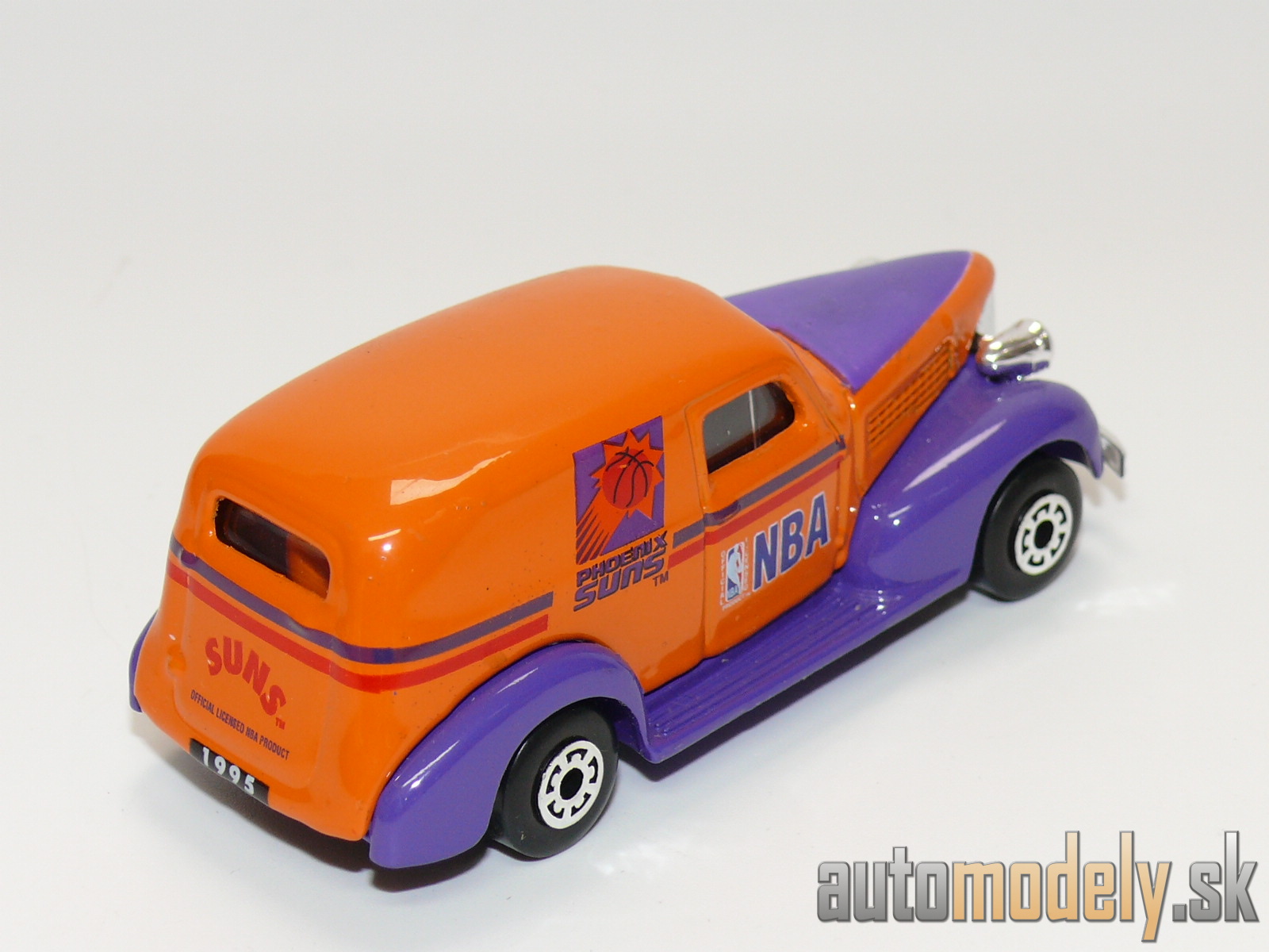 Matchbox - '39 Chevy Sedan Delivery "Phoenix Suns NBA" - 1:57