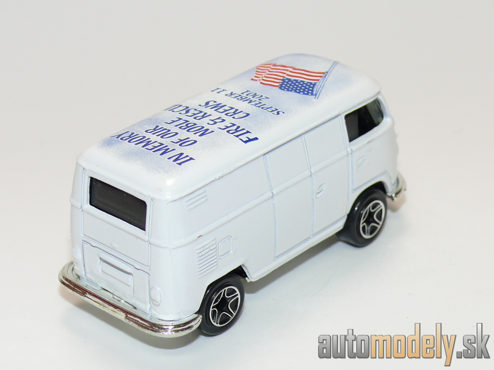 Matchbox - VW Delivery Van "In Memory of Our Fire & Rescue Crews 11. September 2001" - 1:58