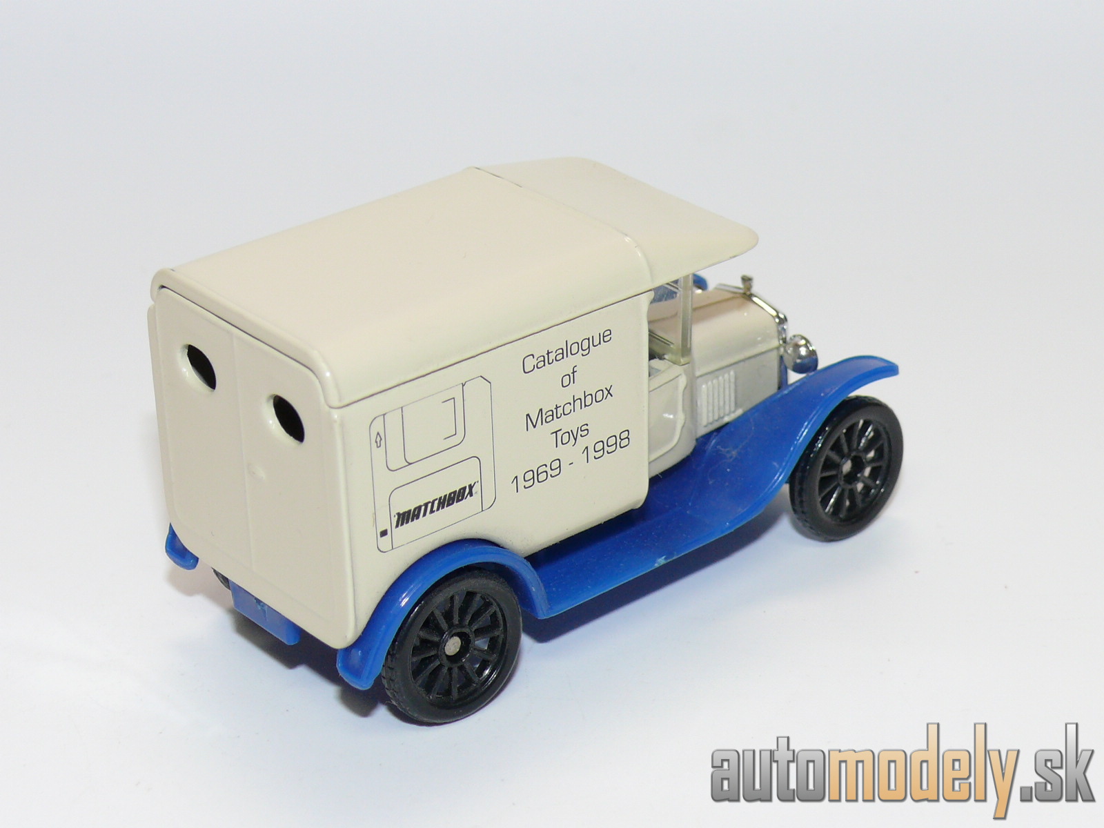 Matchbox - 1921 Model T Ford "Catalogue of Matchbox Toys 1969 - 1998" - 1:52