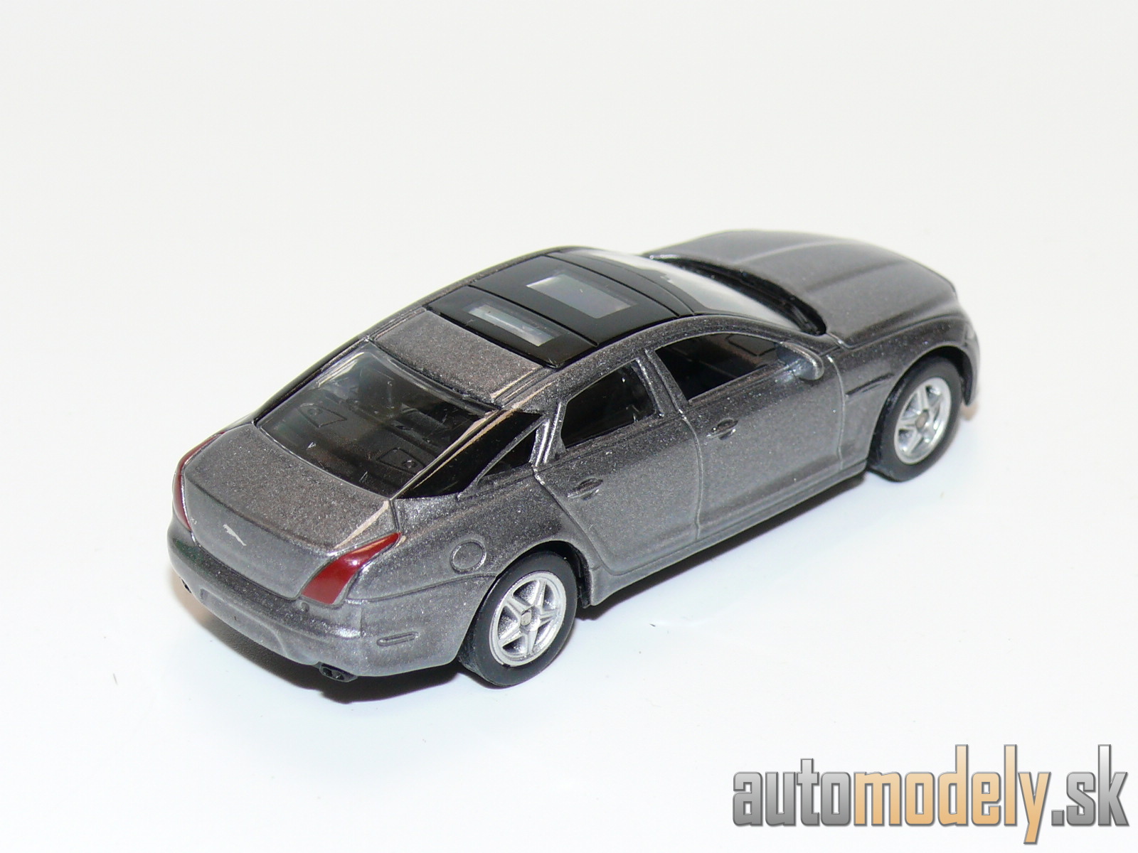 Welly - Jaguar XJ - 1:60