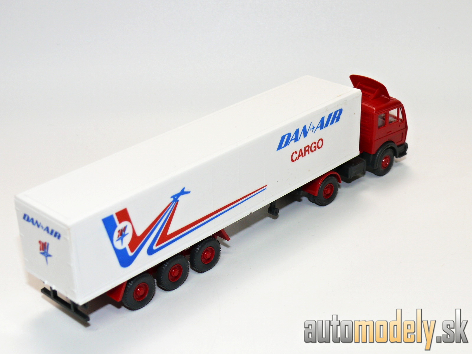Wiking 542 - MB 1626 Sattelzug "Dan Air Cargo" - HO 1:87