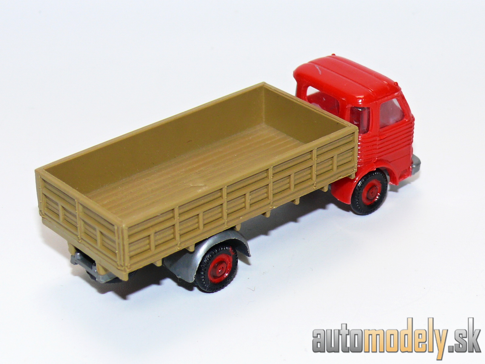 EKO - Pegaso Comet - 1:86