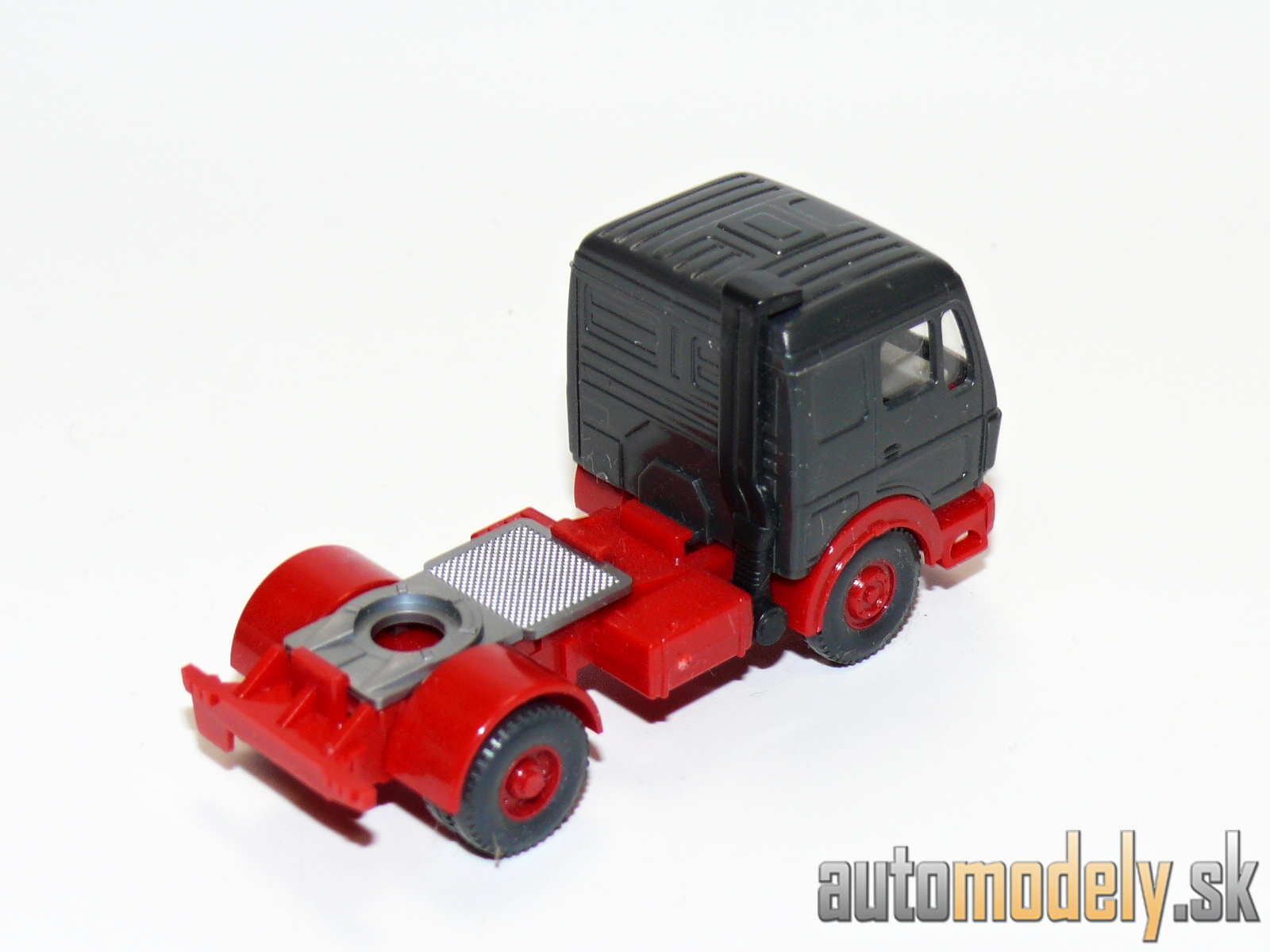 Wiking - Mercedes-Benz ťahač - 1:87
