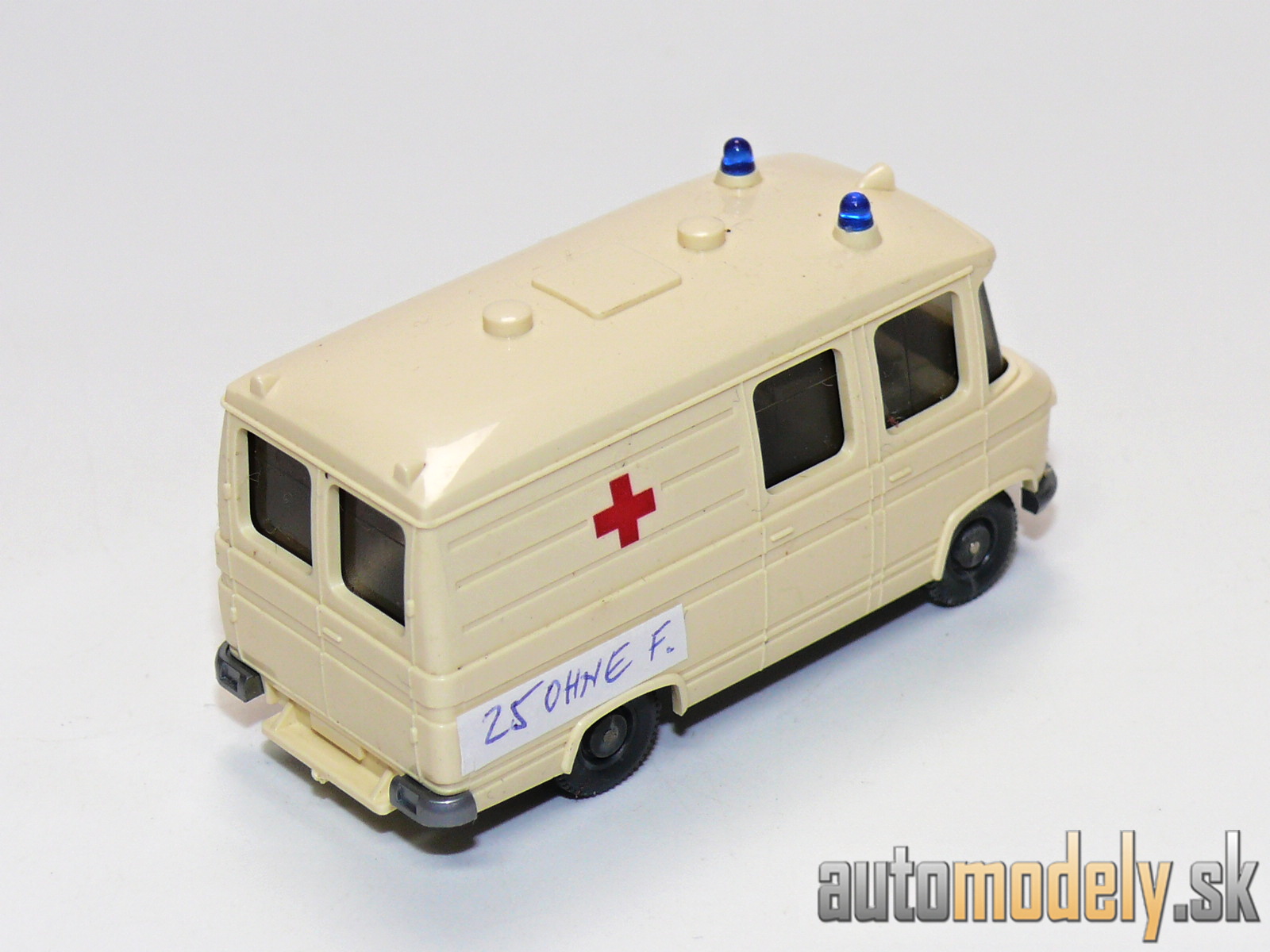 Wiking 278 - Mercedes Benz L 406 RTW - 1:87
