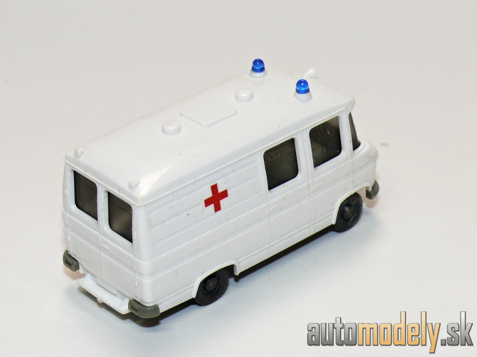 Wiking 278/1 - Mercedes Benz L 406 RTW - 1:87