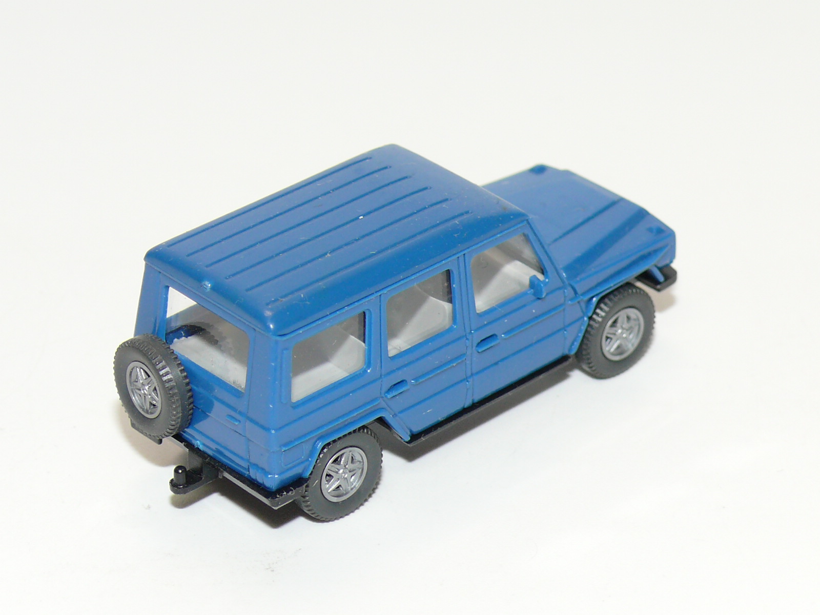 Wiking 266/7 - Mercedes Benz 230 GE - 1:87