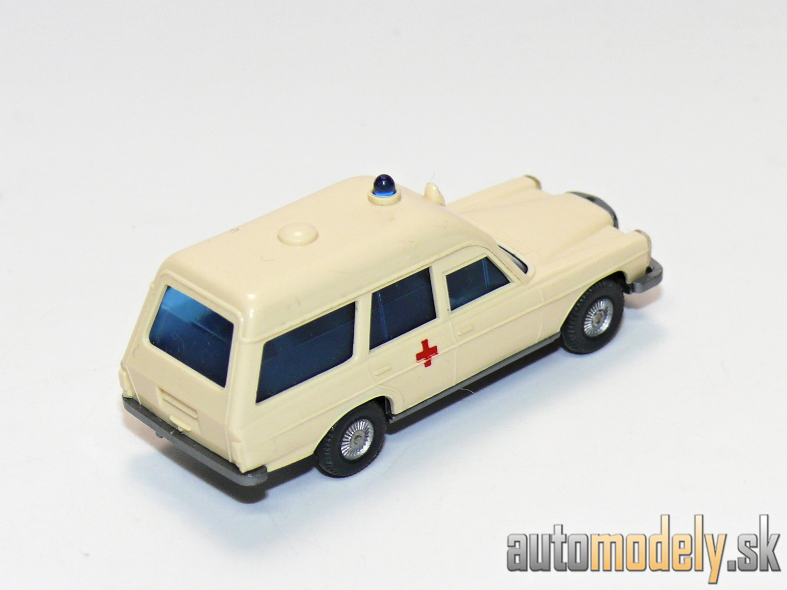 Wiking 74/6 - Mercedes Benz 200/8 Binz Krankenwagen - 1:87