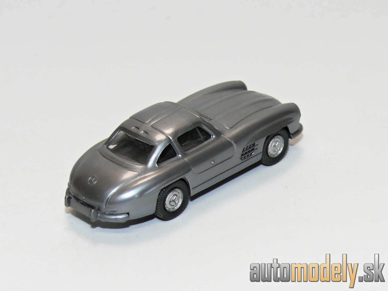 Wiking 833/2 - Mercedes Benz 300 SL 'Flügeltürer' - 1:87