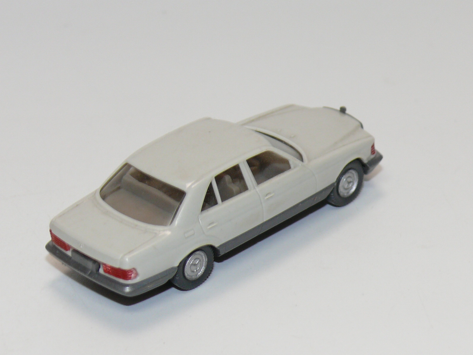 Wiking 157/1 - Mercedes Benz 500 SE - 1:87